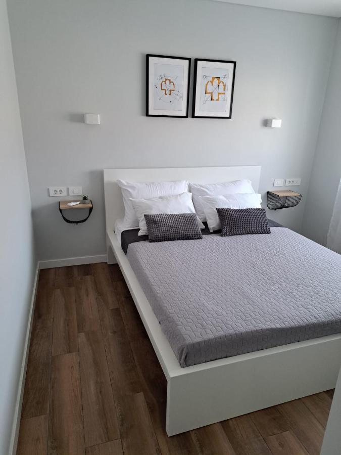B & R Summer Breeze Apartments Nin Esterno foto