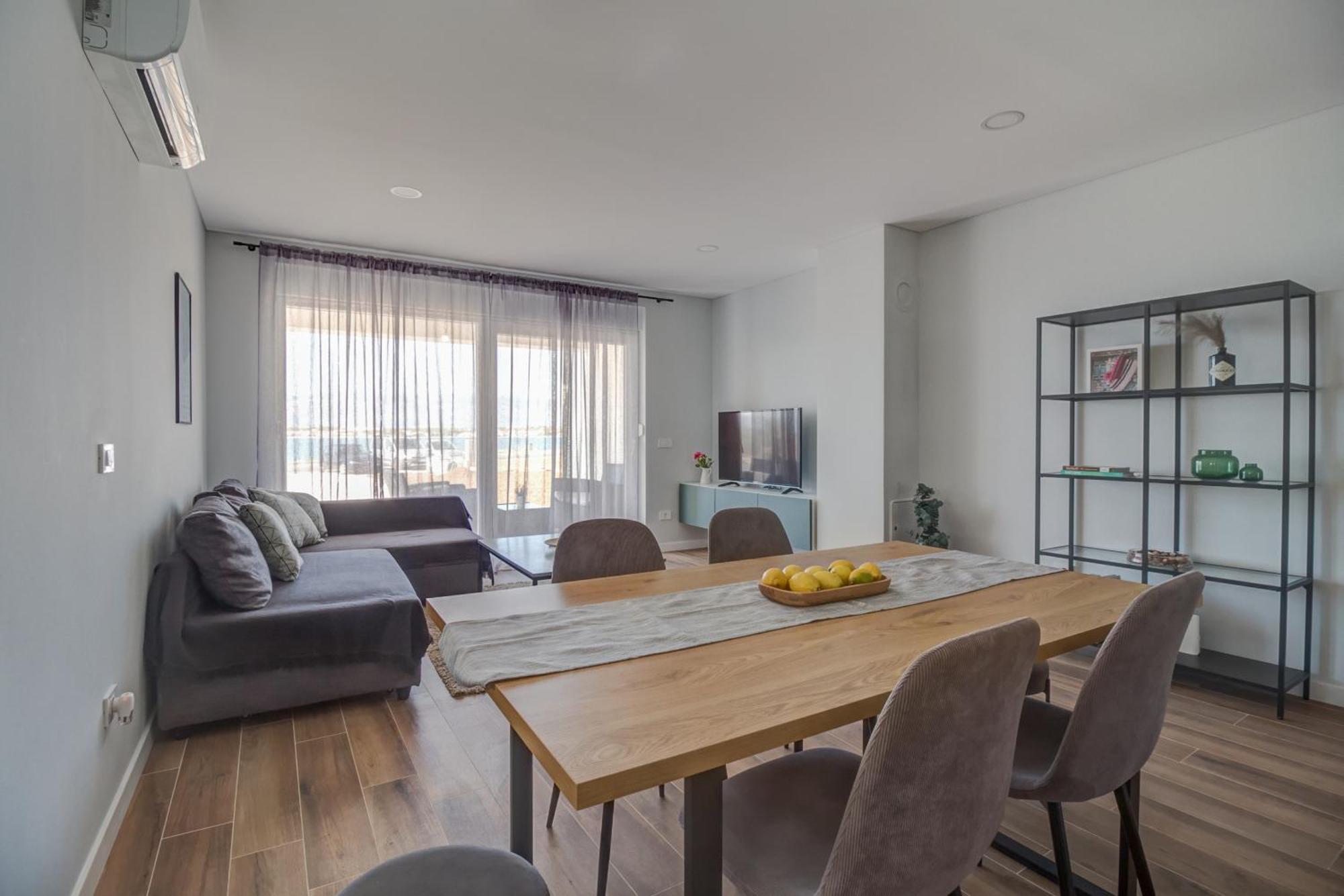 B & R Summer Breeze Apartments Nin Esterno foto