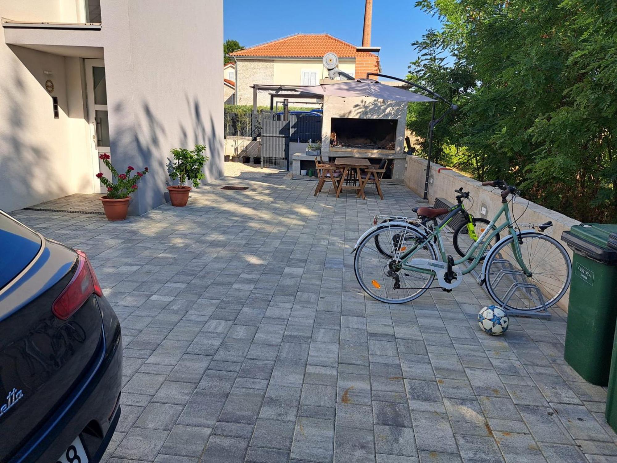 B & R Summer Breeze Apartments Nin Esterno foto