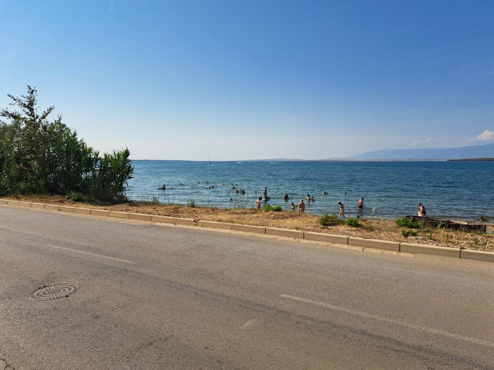 B & R Summer Breeze Apartments Nin Esterno foto